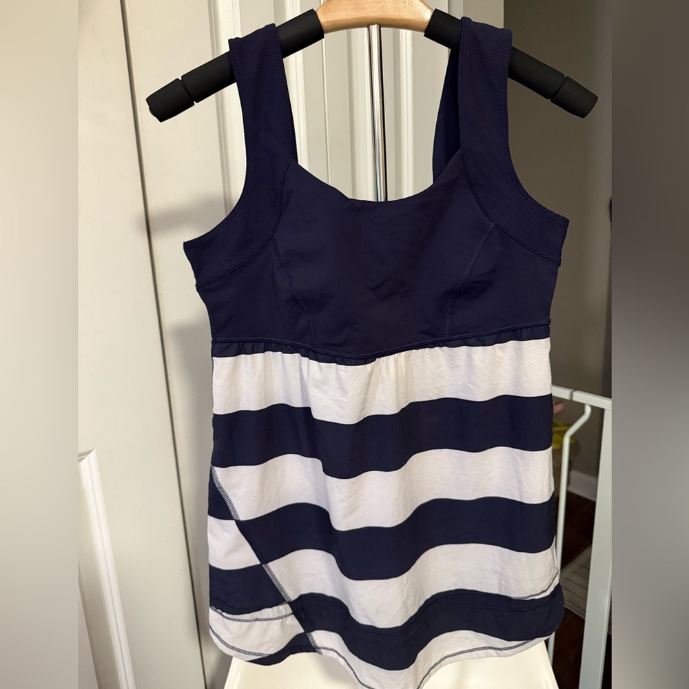 Lululemon Athletica Run Chase Me Tame Me Blue and White Tank Top 8